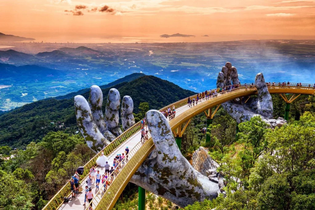 Cầu Vàng Đà Nẵng – điểm tham quan không thể bỏ lỡ khi du lịch Đà Nẵng