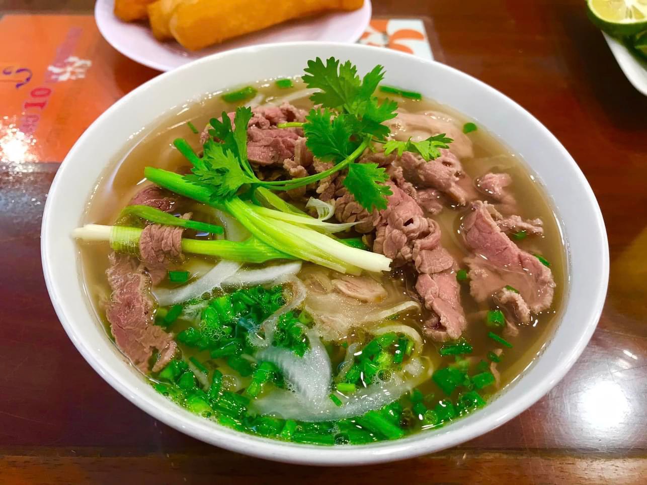 Phở bò Hà Nội – đặc sản hấp dẫn không thể bỏ qua khi đến Thủ đô
